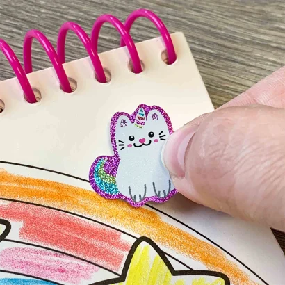 Книжка-розмальовка - ЄДИНОРІЖКИ (15 аркушів для розфарбовування, 40 стикерів із блискітками)