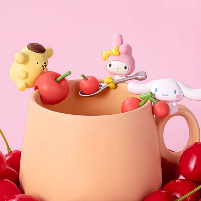 Фігурка-сюрприз "Друзі вишеньки" Pop Top Hello Kitty 24MQD-007 в асортименті