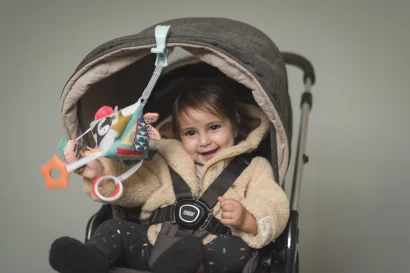 Розвиваюча іграшка-підвіска колекції "Полярне сяйво" - СНІГОВА ПІРАМІДКА