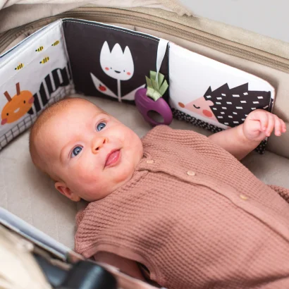 Розвиваюча книжка-розкладушка колеції "Садочок у місті" &ndash; ЗАЙЧИКИ