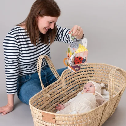 Розвиваюча іграшка-кубик колекції "Садочок у місті" - ЇЖАЧОК І БУРЯЧОК