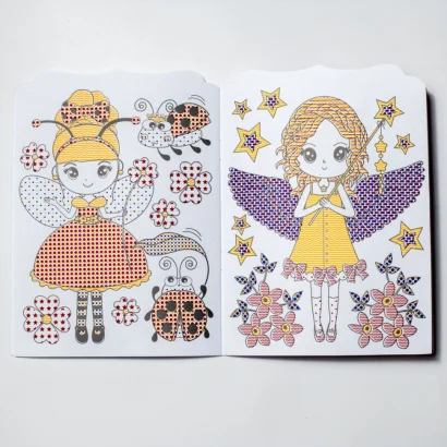 Водна розмальовка "Дівчата" 10171026, 8 сторінок, 20 наліпок