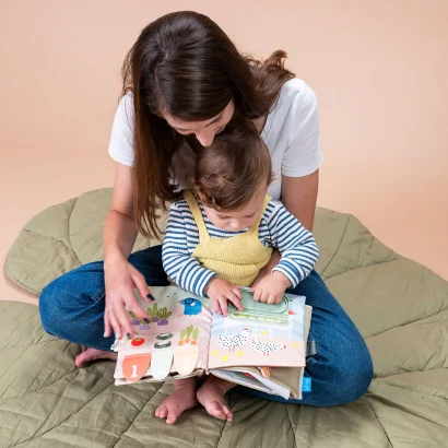 Розвивальна м'яка книжка колекції "Садочок у місті" &ndash; БІЗІБУК ЗАЙЧЕНЯТКА