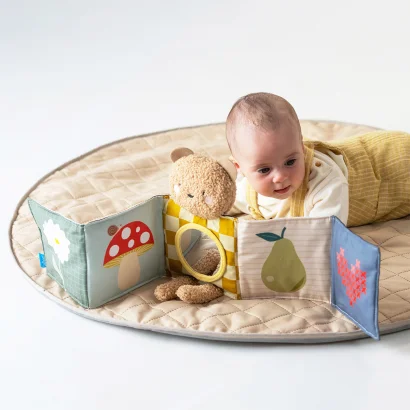 Розвивальна книжка-розкладушка 2-в-1 &ndash; ОБІЙМИ ВЕДМЕДИКА