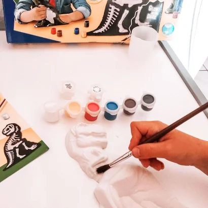 Набір для створення гіпсової фігурки -ТІ-РЕКС ЗІ СКЕЛЕТОМ (гіпс,формочка,клей,6 фарб,губка,щіточка)