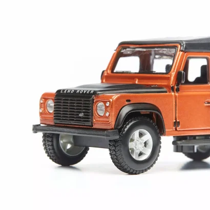 Автомодель - LAND ROVER DEFENDER 110 (асорті білий, помаранчевий металік 1:32)