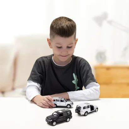 Автомодель - MITSUBISHI PAJERO 4WD TURBO (білий)