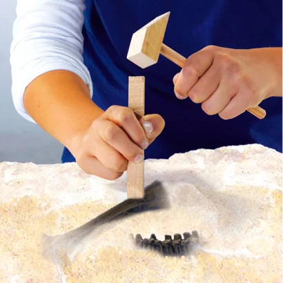 Набір серії "Дослідник" - РОЗКОПКИ СКЕЛЕТА ТИРАНОЗАВРА (інструменти, "скам'янілості")