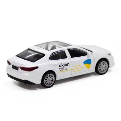 Автомодель - Toyota Camry Uklon (білий)