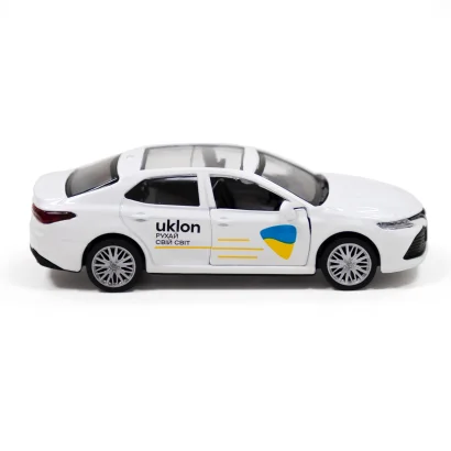 Автомодель - TOYOTA CAMRY UKLON (білий)