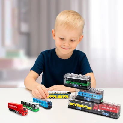 Модель &ndash; ФУРА НОВА ПОШТА (в пласт. боксі)