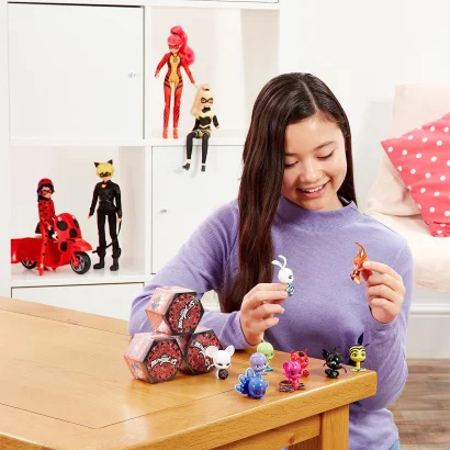 Фігурка "ЛЕДІ БАГ І СУПЕР-КІТ" - КОРОБОЧКА-СЮРПРИЗ З КВАМІ  (в асорт., у диспл.)