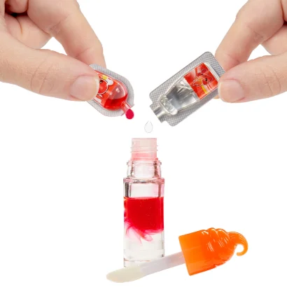 Ігровий набір з лялькою та блиском для губ YUMMILAND (ЯМІЛЕНД) S2 &ndash; КОРИЦЯ АМБЕР