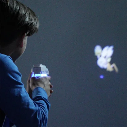 Ігровий набір для лазерних боїв - ПРОЕКТОР LASER X ANIMATED (2 ігр. бластери, 3 слайда-цілі)