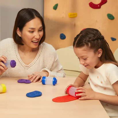 Маса для ліплення, що не засихає, WONDER FACTORY &ndash; СВІТ КОЛЬОРУ ТА ФОРМИ (в асорт., в дисп.)