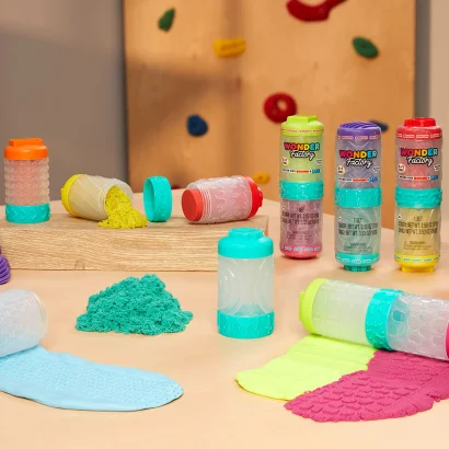 Набір для ліплення 2-В-1 WONDER FACTORY &ndash; ЯСКРАВИЙ СТАРТ: МАСА ДЛЯ ЛІПЛЕННЯ І ПІСОК (в ас., в дисп)