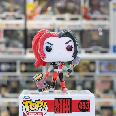 Ігрова фігурка FUNKO POP! серії "Гарлі Квінн" - ГАРЛІ КВІНН ЗІ ЗБРОЄЮ