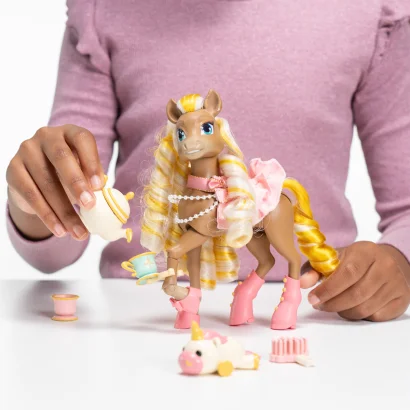 Ігровий набір WILD MANES - ЧАЙНІ ПОСИДЕНЬКИ З КОНЯЧКОЮ ЧЕРІ (возик, аксес.)