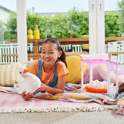 Інтерактивний ігровий набір-сюрприз PETS ALIVE S1 – МАМА КАЧЕЧКА З СЮРПРИЗОМ