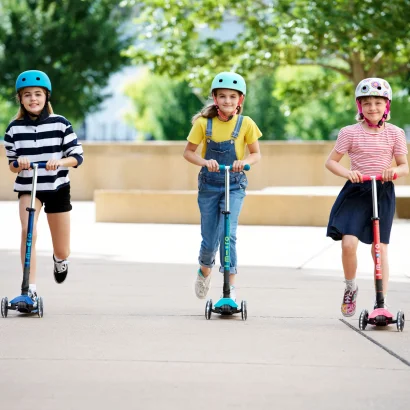 Захисний шолом MICRO - ФЛАМІНГО (52-56 сm, M, світло)