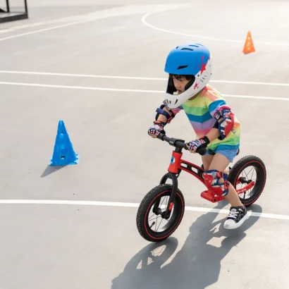 Захисний гоночний шолом MICRO - БІЛО-БЛАКИТНИЙ (48&ndash;53 cm, S)