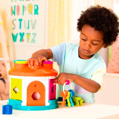 Іграшка-сортер, що розвиває &ndash; РОЗУМНИЙ БУДИНОЧОК (12 форм)