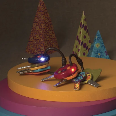 Розвиваюча іграшка - СУПЕР-КЛЮЧИКИ (світло, звук, томатний)