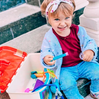 Ігровий набір - ДОБРИЙ ДОКТОР i-БОЛИТЬ (12 аксесуарів, світло, звук)