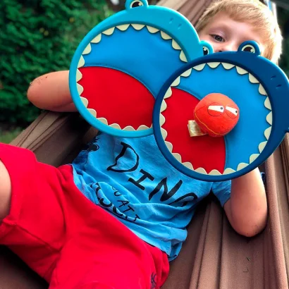 Розвиваюча гра - АКУЛИ-ПАСТКИ (2 ракетки-липучки, м'ячик)