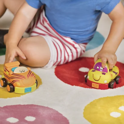 Ігровий набір - ЗАБАВНИЙ АВТОПАРК (4 гумові машинки-брязкальця, квадр. упак.)