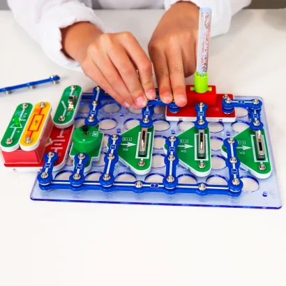 Конструктор електронний DOKA &quot;СВІТЛО ТА КОЛІР RGB&quot;