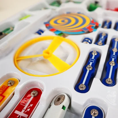 Конструктор електронний DOKA &quot;СВІТЛО ТА КОЛІР RGB&quot;