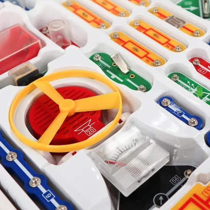 Конструктор електронний DOKA ШКОЛА &quot;999+ СХЕМ&quot;