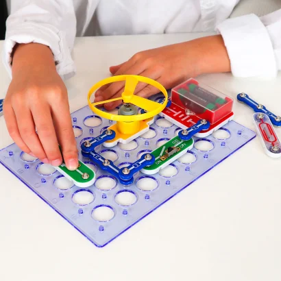 Конструктор електронний DOKA &quot;ПЕРШІ КРОКИ В ЕЛЕКТРОНІЦІ&quot; (Набір А, 15 схем)