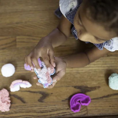 Набір кулькового пластиліну EDUCATIONAL INSIGHTS - КАЗКОВЕ КОРОЛІВСТВО (2 формочки, 4 кольори)