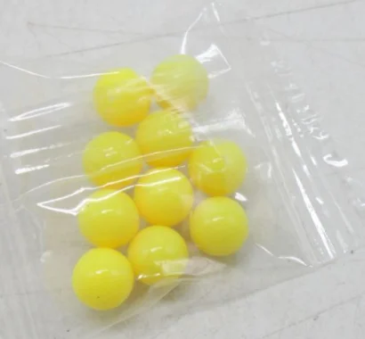 Автомат з пульками у кульку