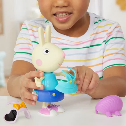 Ігровий набір PEPPA FIGURINES серії "Модна пригода" - ОДЯГНИ РЕБЕККУ