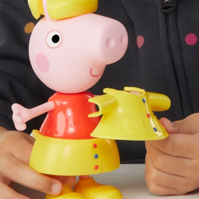 Ігровий набір PEPPA FIGURINES серії "Модна пригода" - ОДЯГНИ ПЕППУ