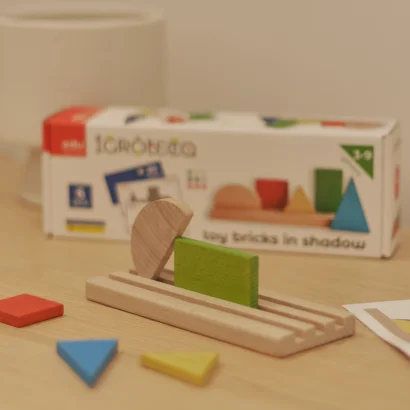 Іграшка дерев'яна "Фігури і тіні"