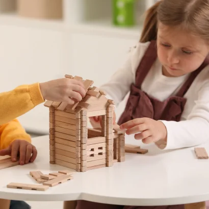 Конструктор дерев'яний Будиночок з верандою 102 дет.