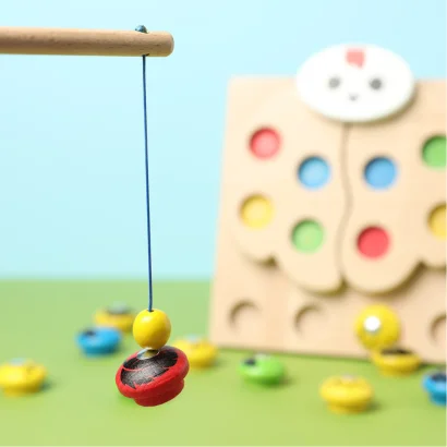 Дерев'яна розвивальна гра "Магнітний сортер Квочка"