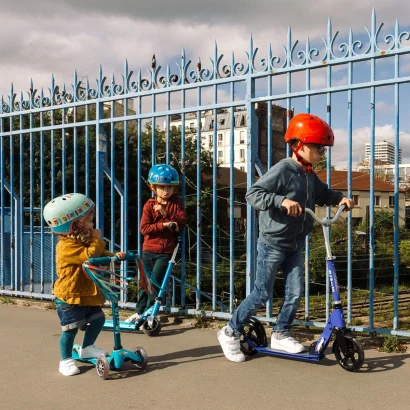 Самокат MICRO серії &quot;Mini Deluxe&quot; – АКВА (до 50  кг (kg), триколісний)