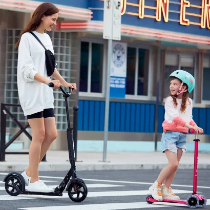 Самокат MICRO серії Mini Deluxe LED – Рожевий