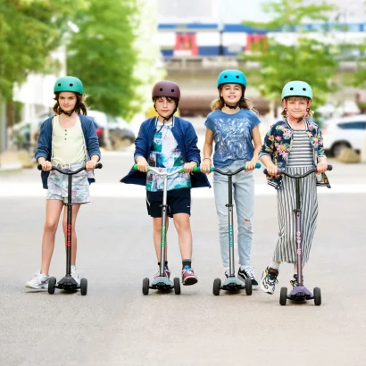 Самокат MICRO серії &quot;Maxi PRO Deluxe&quot; - ЧОРНИЙ/ЧЕРВОНИЙ (до 50 kg, триколісний)