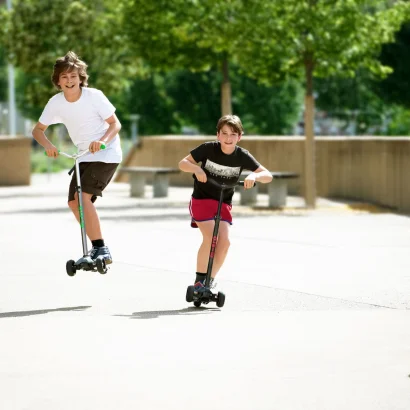 Самокат MICRO серії &quot;Maxi PRO Deluxe&quot; - ЧОРНИЙ/ЧЕРВОНИЙ (до 50 kg, триколісний)