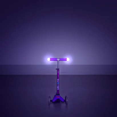 Самокат MICRO серії "Mini Deluxe Magic" &ndash; ФІОЛЕТОВИЙ (до 50 kg, триколісний, світло)