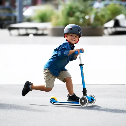 Самокат MICRO серії "Mini Deluxe Foldable LED" &ndash; БЛАКИТНИЙ ОКЕАН (складаний, до 50 кг (kg), триколісний, світло)