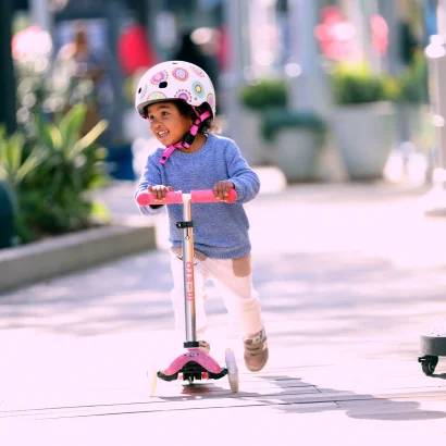 Самокат MICRO серії "Mini Deluxe Fairy Glitter LED" &ndash; РОЖЕВИЙ (до 50 kg, 3-х колісний, світло)