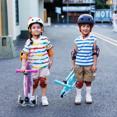 Самокат MICRO серії "Mini Deluxe Foldable Orion Glow LED" &ndash; СИНІЙ (складаний, до 50 кг (kg), триколісний)