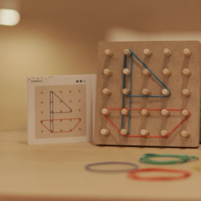 Математичний планшет Геоборд 15х15 см. Розвивальна гра